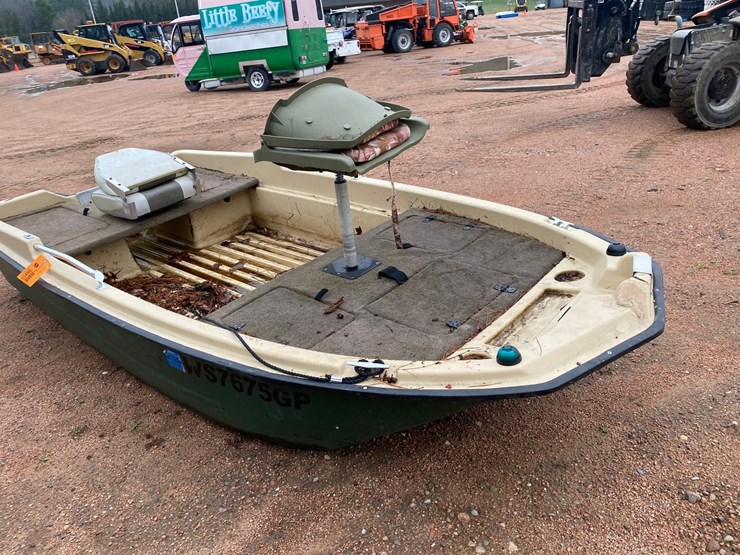 #509-•-12'-kl-industries-120-poly-boat-(no-title)-(nitke-yard--mosinee,-wi)-image-3