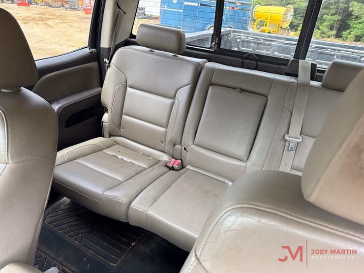 2015-chevrolet-silveradoltz-2500-hd-pickup-truck-image-19