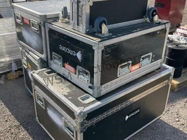 pallet-of-asst-equipment-transport-cases-image-2