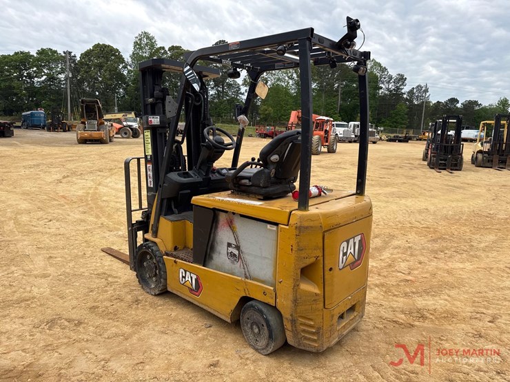 caterpillar-ec30n-image-3