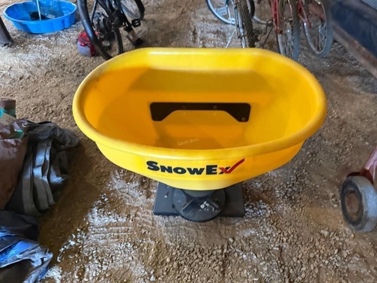 snow-ex-spreader-image-2