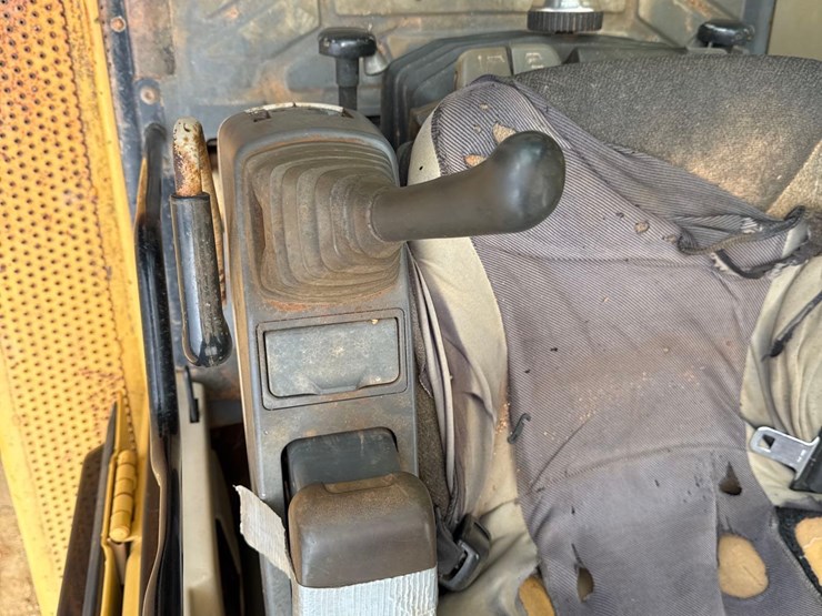 2006-caterpillar-320cl-image-24