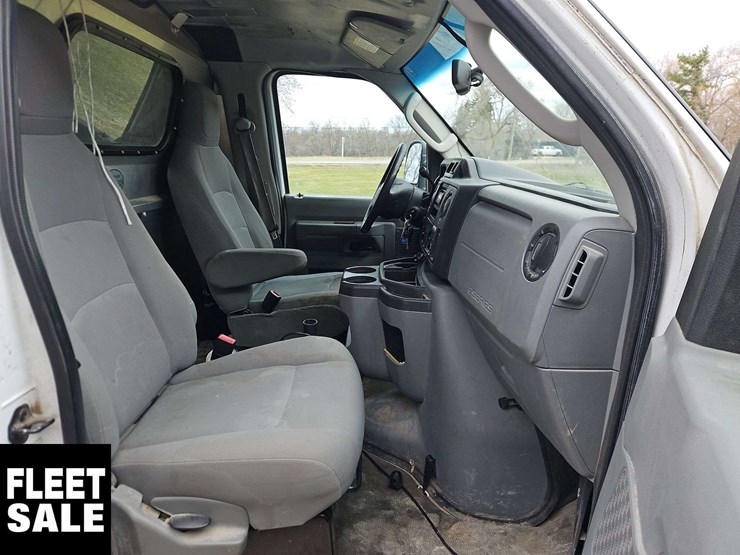 2011-ford-cargo-image-23