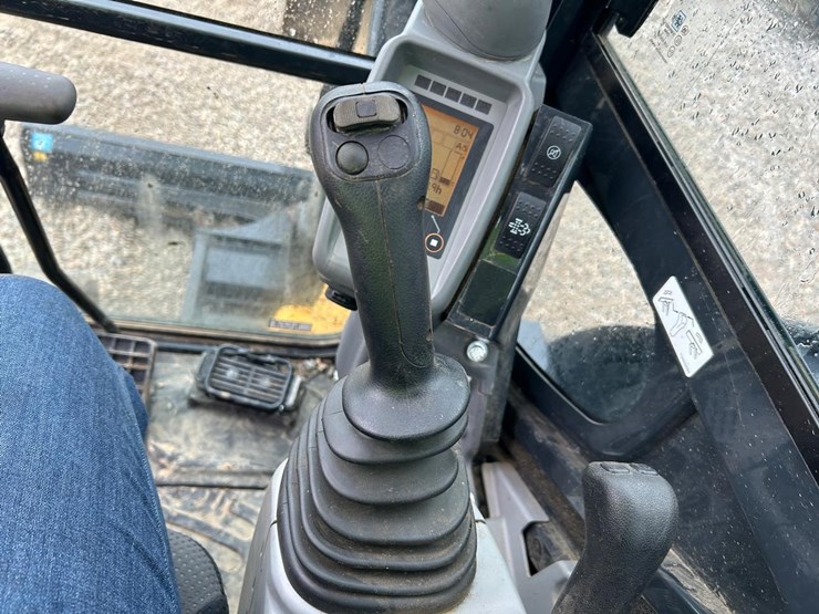2020-deere-50g-image-22