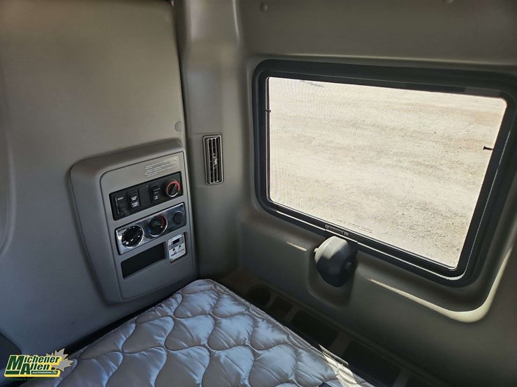 2016-international-prostar-image-34