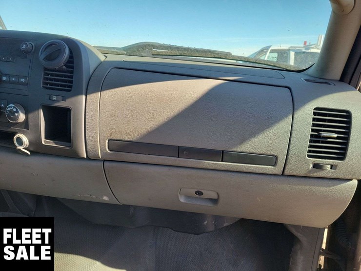2011-gmc-sierra-2500hd-image-29