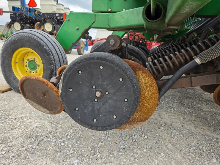 2002-john-deere-1590-image-12