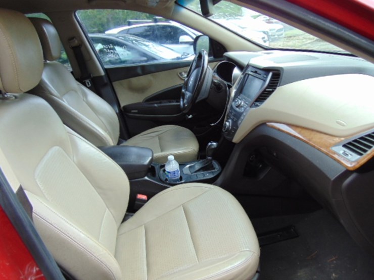 2013-hyundai-santa-fe-image-10