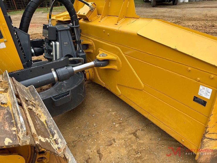 deere-750-image-16