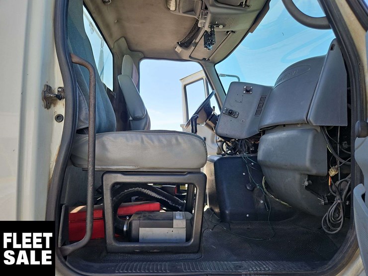 2004-international-transtar-8600-image-34