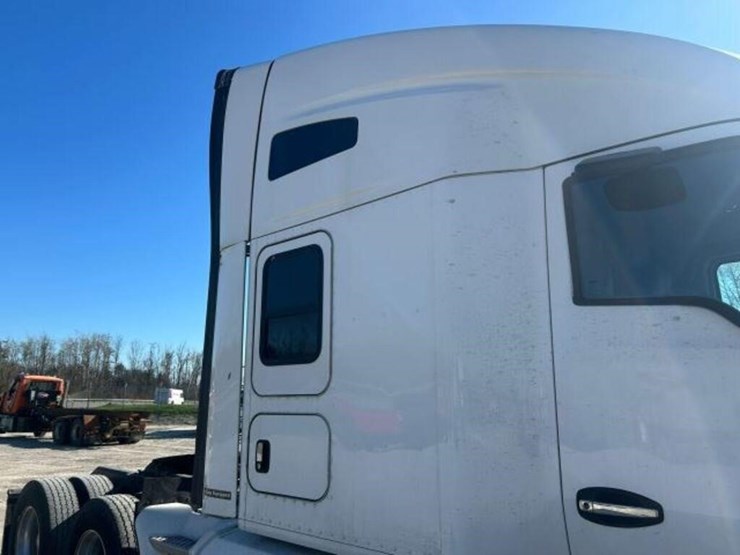 2020-kenworth-t680-image-60