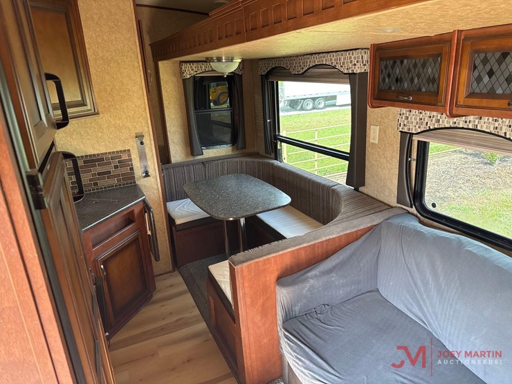 2013-heartland-graystone-34qb-fifth-wheel-camper-image-14