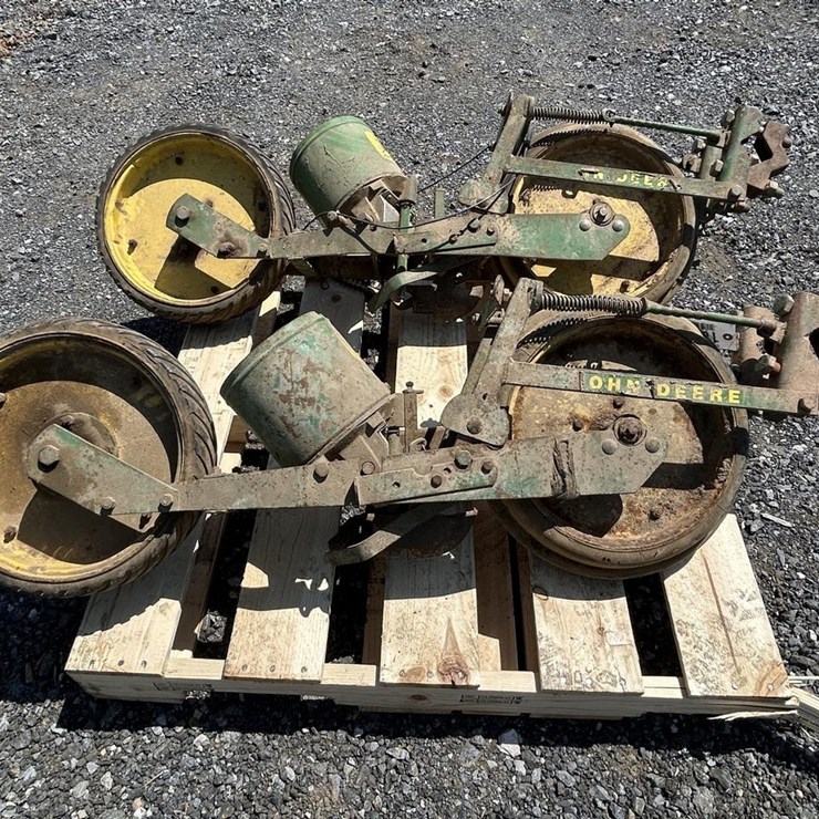 JOHN DEERE 2