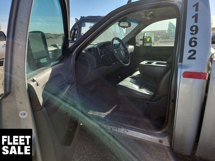 2011-gmc-sierra-2500hd-image-13