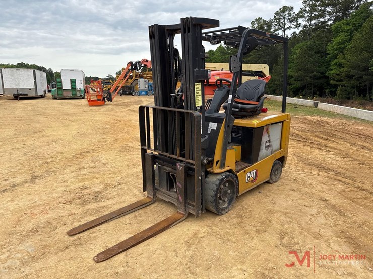 caterpillar-ec30n-image-4