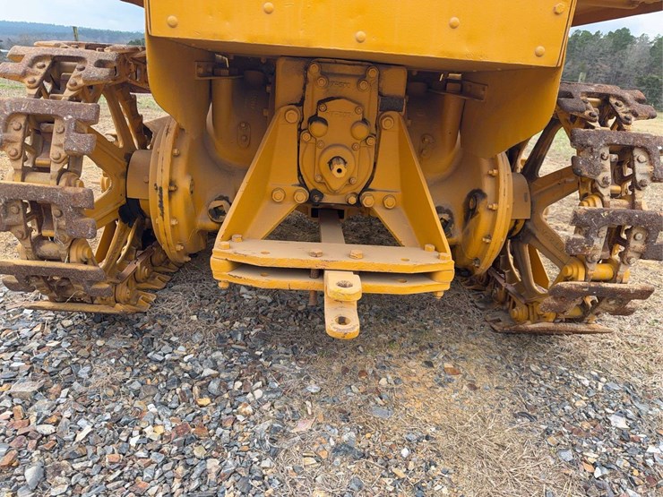 caterpillar-twenty-two-image-36
