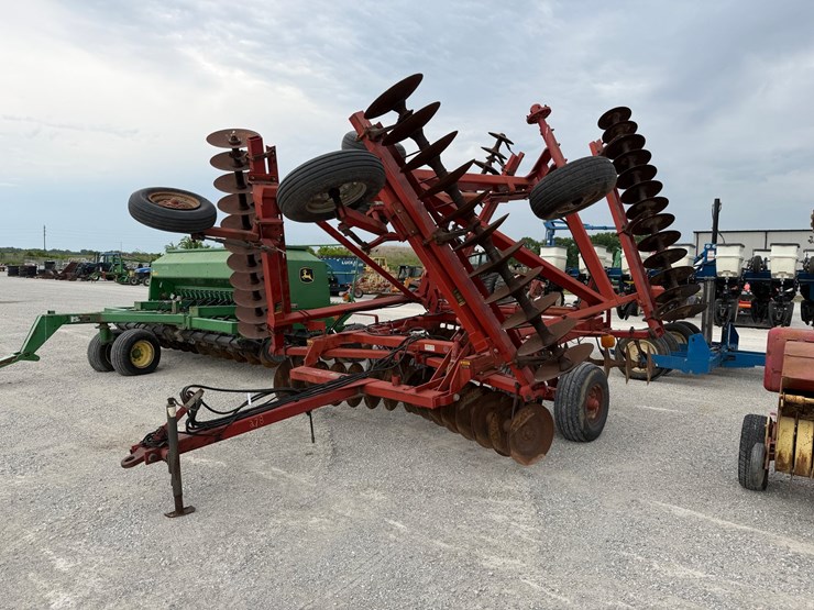 case-ih-3950-image-10