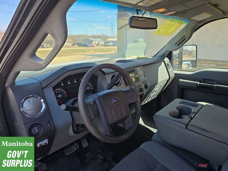 2011-ford-f350-image-19