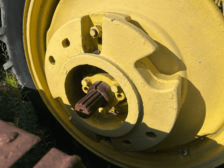 john-deere-h-image-13
