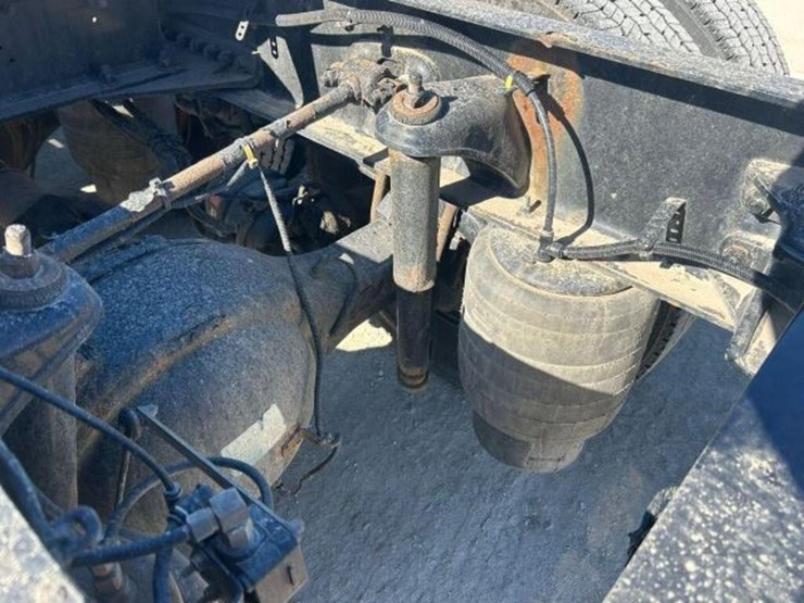2020-kenworth-t680-image-65