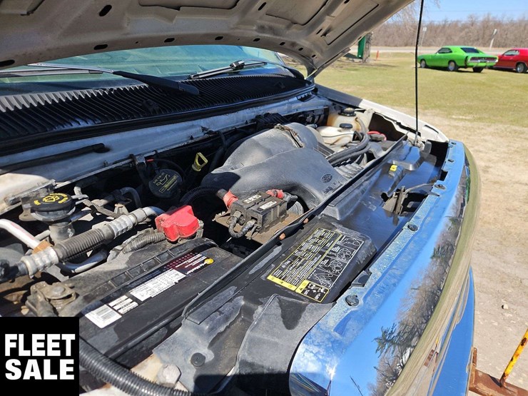 2010-ford-cargo-image-23
