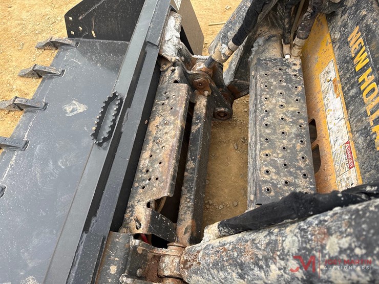 2023-new-holland-c327-image-5