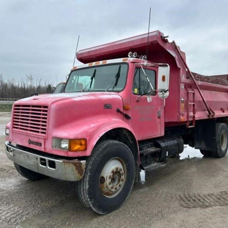 2001 INTERNATIONAL 4900