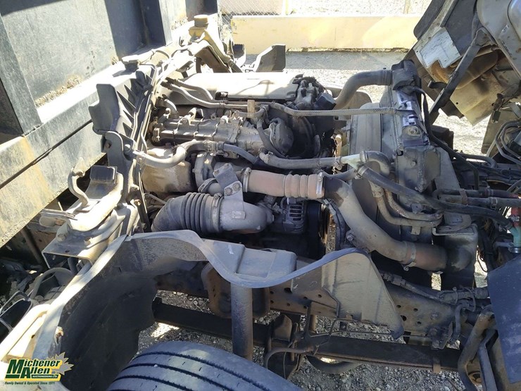 2015-mitsubishi-fuso-fe180-image-21