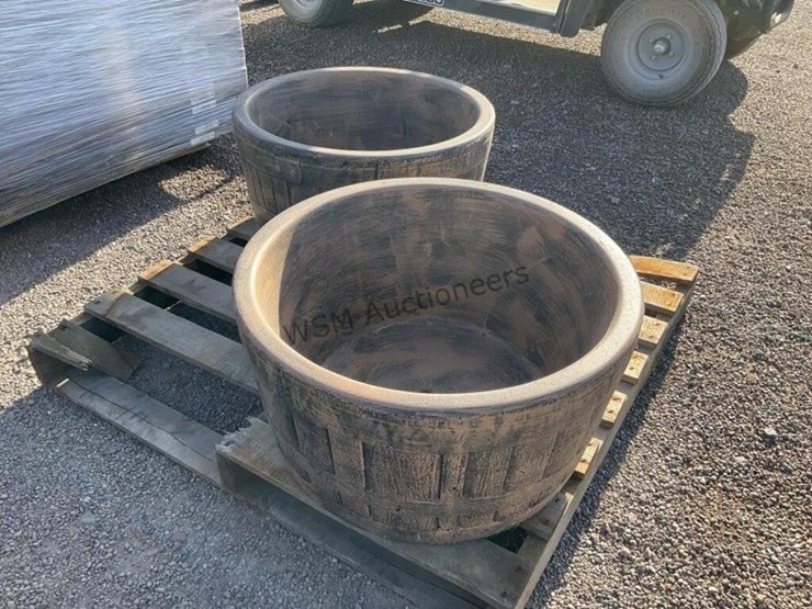 (2)-concrete-planters-image-3