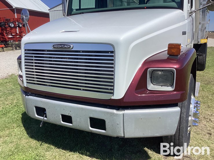 2003-freightliner-fl80-image-17
