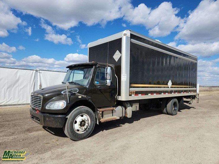 2019-freightliner-m2-106-image-1