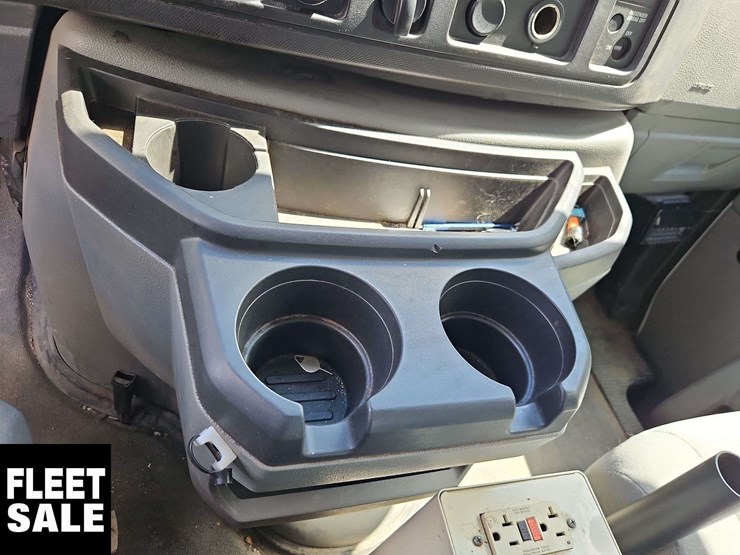 2010-ford-cargo-image-29