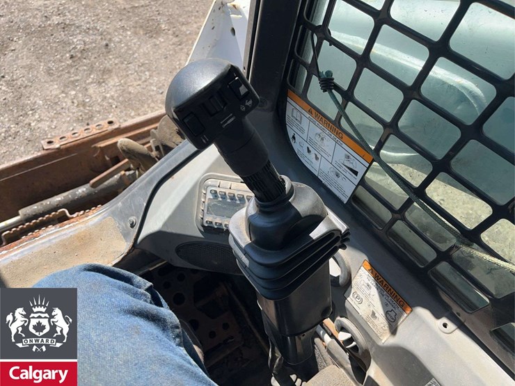 2014-bobcat-s590-image-16