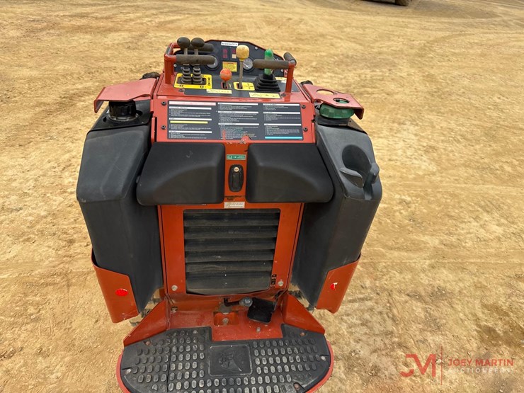2022-ditch-witch-sk600-image-10