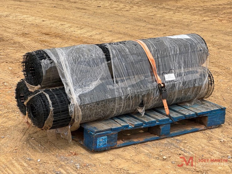 (3)-rolls-of-100'-wire-mesh-fence-image-1