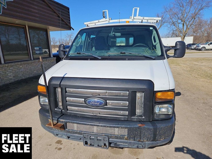 2011-ford-cargo-image-3