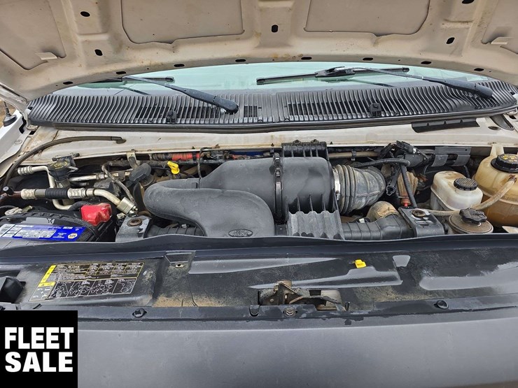 2011-ford-cargo-image-33