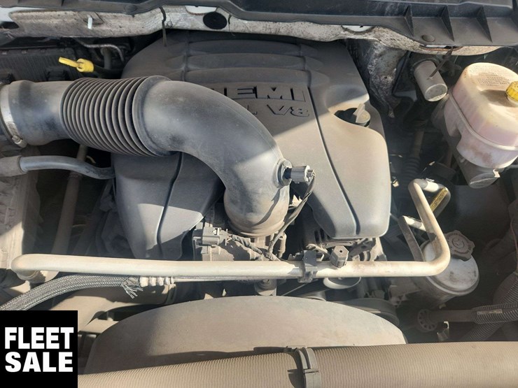 2016-dodge-3500-image-25