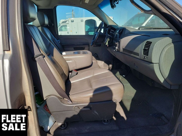 2011-gmc-sierra-2500hd-image-28