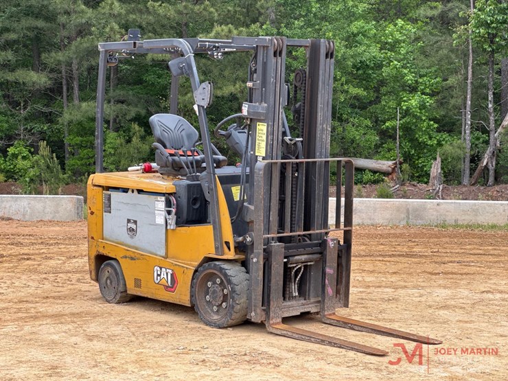 caterpillar-ec30n-image-1