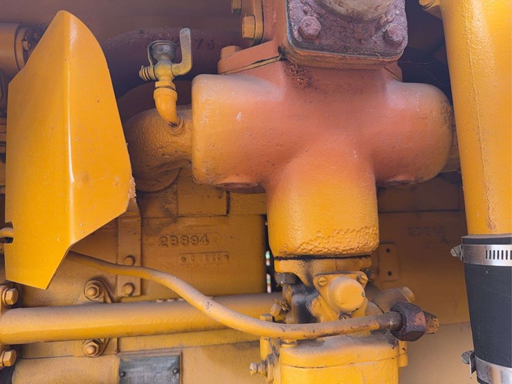 caterpillar-twenty-two-image-26