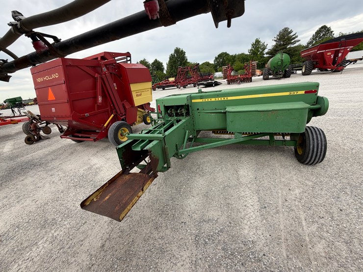 john-deere-337-image-6