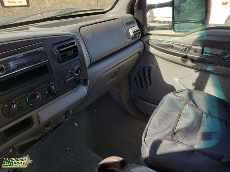2006-ford-f450-image-23