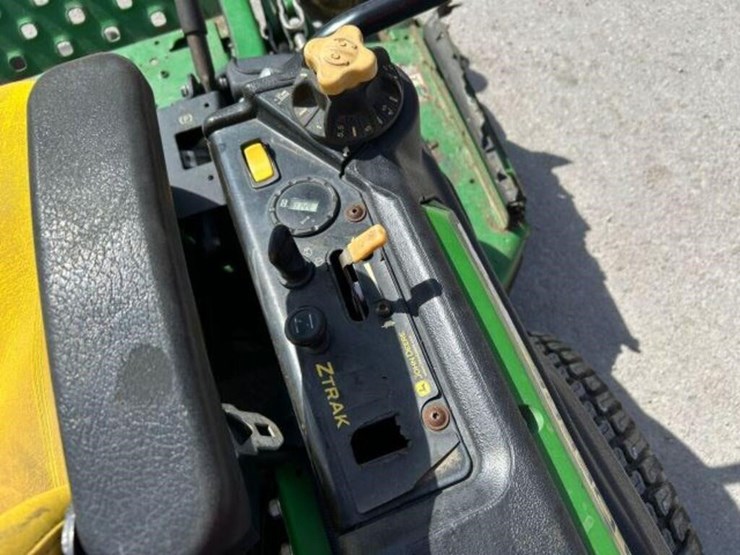 2019-john-deere-z915e-image-11
