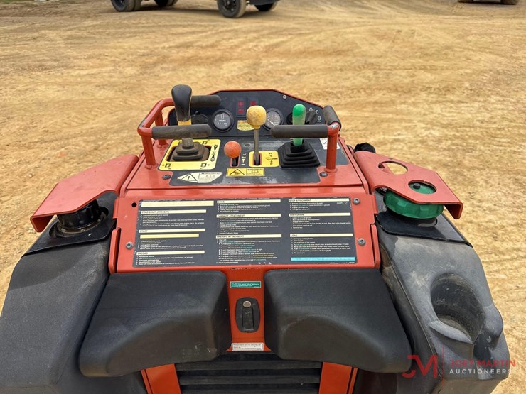 2020-ditch-witch-sk600-image-10
