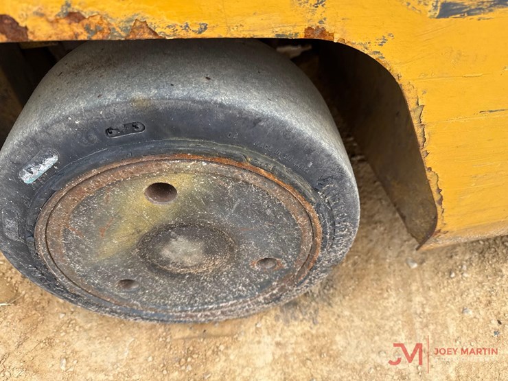 caterpillar-ec30n-image-9