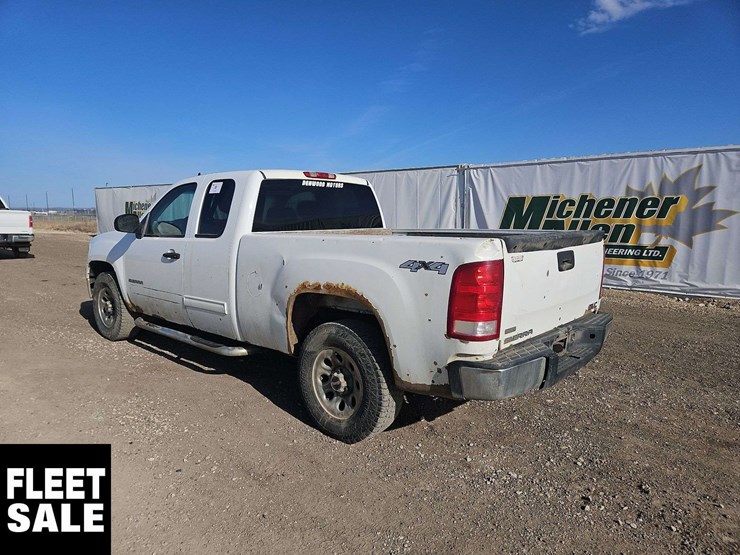 2011-gmc-sierra-1500-image-3