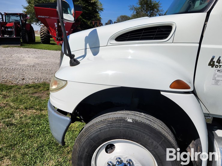 2005-international-durastar-4400-image-10
