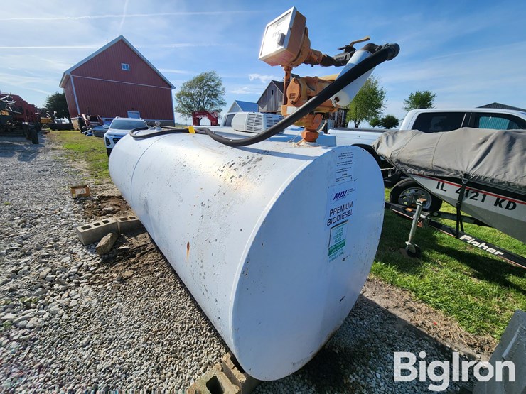 gasboy-1,000-gal-fuel-tank-w/-pump-image-1