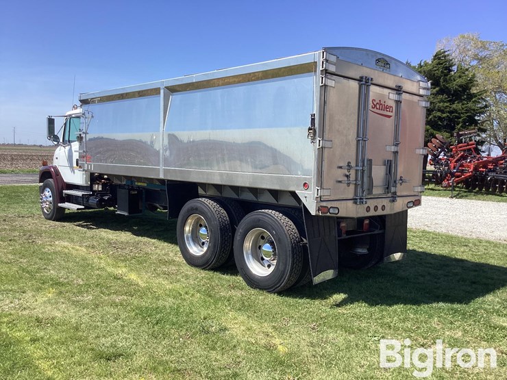 2003-freightliner-fl80-image-7